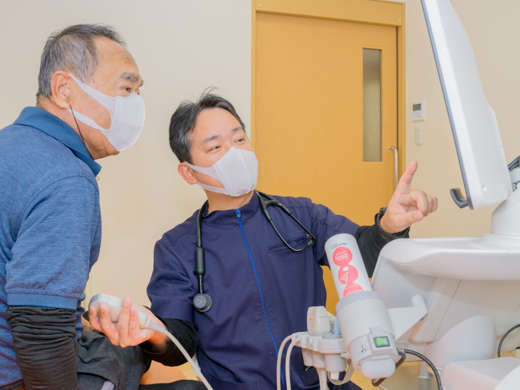 院長が説明をする様子